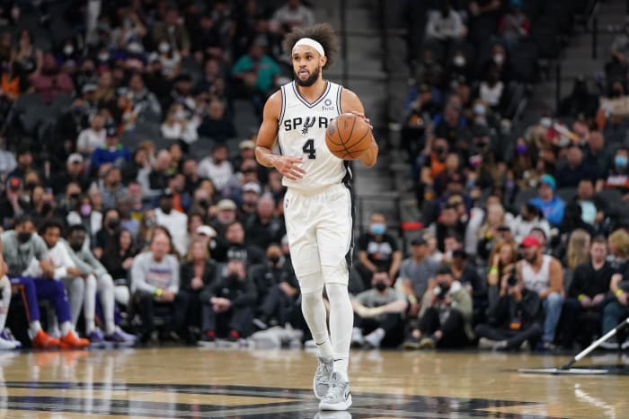 derrick white spurs
